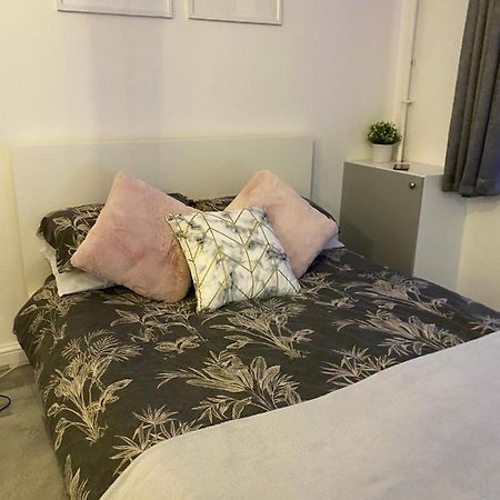 Cosy 1 Bedroom Apartment 런던 외부 사진