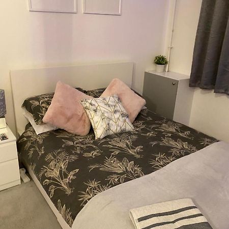 Cosy 1 Bedroom Apartment 런던 외부 사진